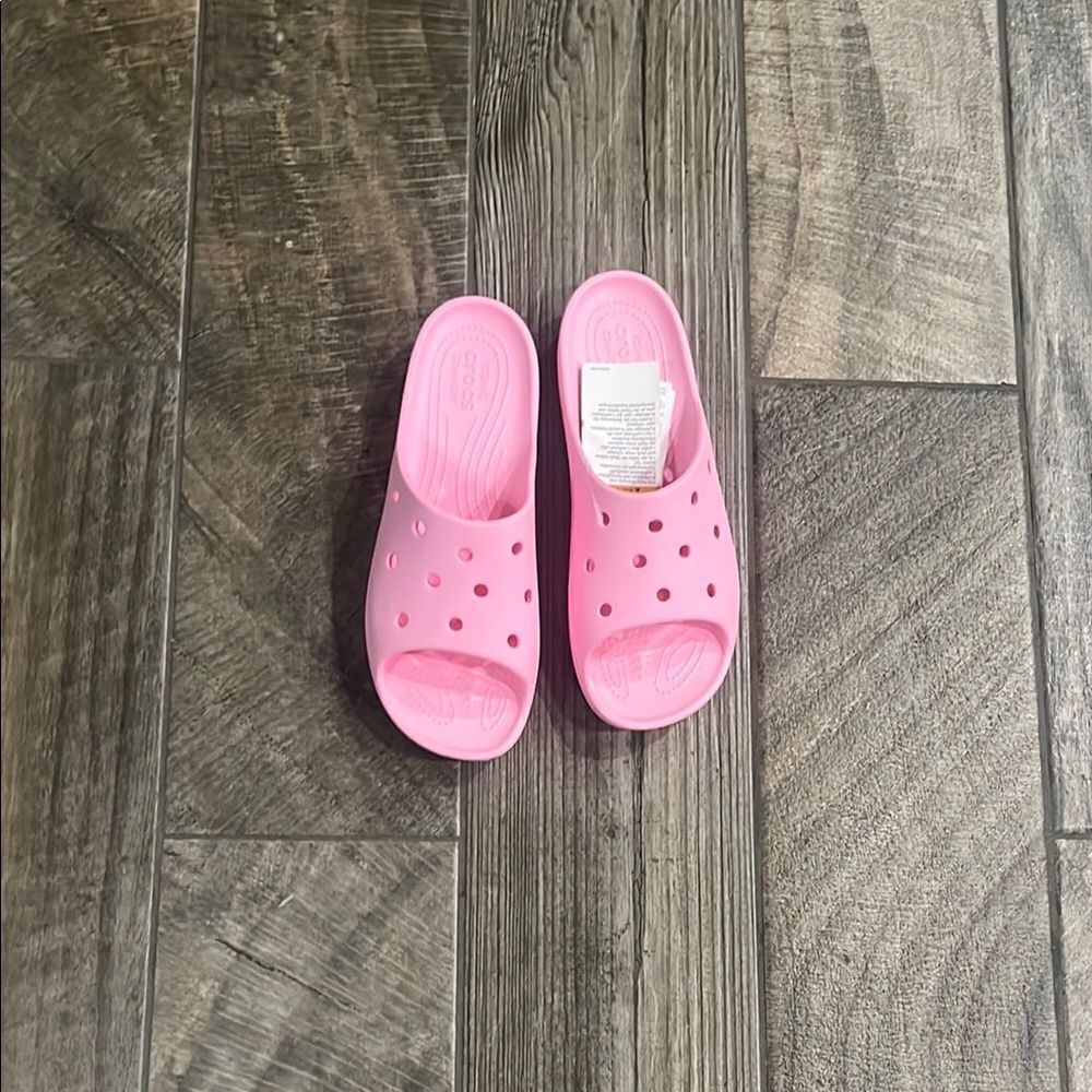 NWT CROCS Pink 1.5”Platform Shoes with vented top Accents - Picture 4 of 5